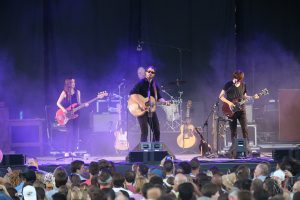 Photobook: Amos Lee and Jack Johnson @ Verizon Wireless 6/3 Photobook: Amos Lee and Jack Johnson @ Verizon Wireless 6/3