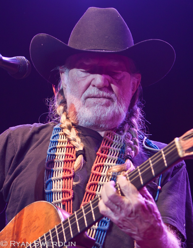 Picture Book: Willie Nelson & Jamye Johnson @ Chastain Park Amphitheater June 15 Picture Book: Willie Nelson & Jamye Johnson @ Chastain Park Amphitheater June 15