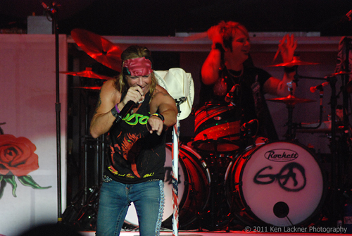 Picture Book: Motley Crue, Poison, New York Dolls at Aaron’s Amphitheatre at Lakewood, July 10 Picture Book: Motley Crue, Poison, New York Dolls at Aaron’s Amphitheatre at Lakewood, July 10