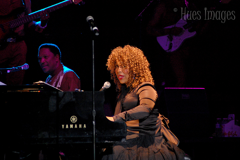 Live Review & Picture Book: Roberta Flack & Peabo Bryson @ Frederick Brown Ampitheatre June 22nd Live Review & Picture Book: Roberta Flack & Peabo Bryson @ Frederick Brown Ampitheatre June 22nd