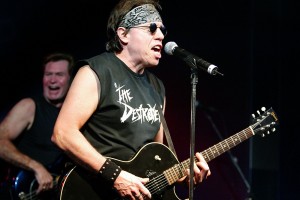Interview: George Thorogood @ Center Stage Theater, March 11 Interview: George Thorogood @ Center Stage Theater, March 11