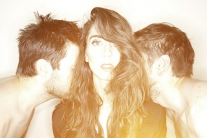 Live Review: On An On with Savoir Adore @ The Drunken Unicorn, 4/9 Live Review: On An On with Savoir Adore @ The Drunken Unicorn, 4/9